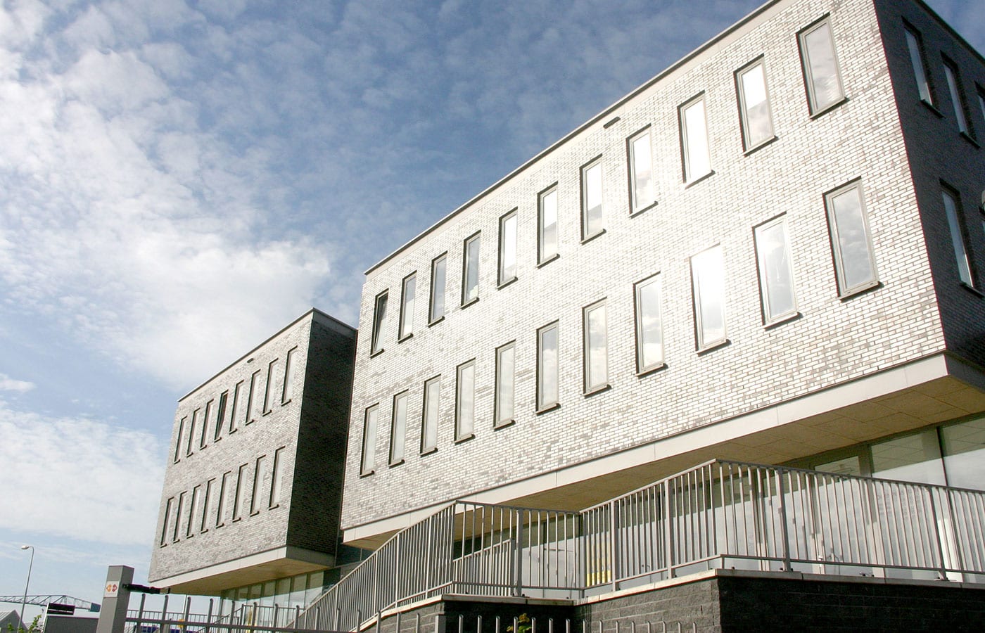 capelle, rotterdam, capelle-west, bedrijfshal, kantoor, architect, rotterdam, lgarchitecten