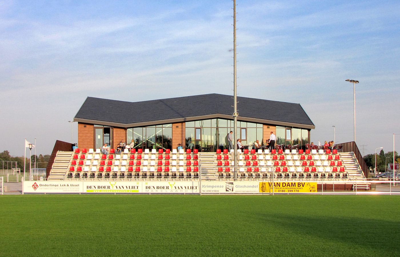vv dilettant, dilettant, voetbalclub, clubgebouw, voetbal, sport, architectuur, architecten, lgarchitecten